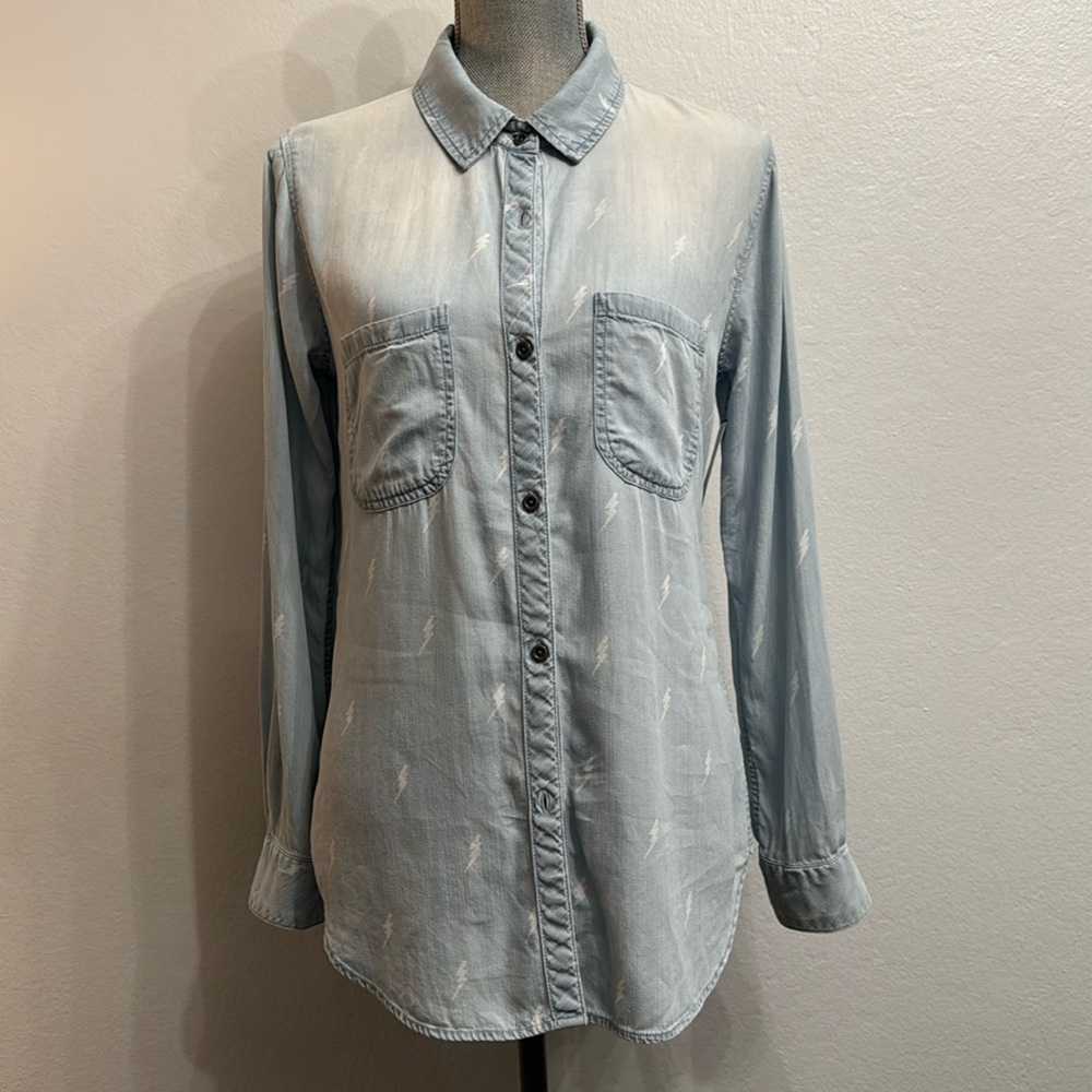 Rails Women’s Classic Fit Chambray Light Blue Shirt Color Lightning Size S NWT